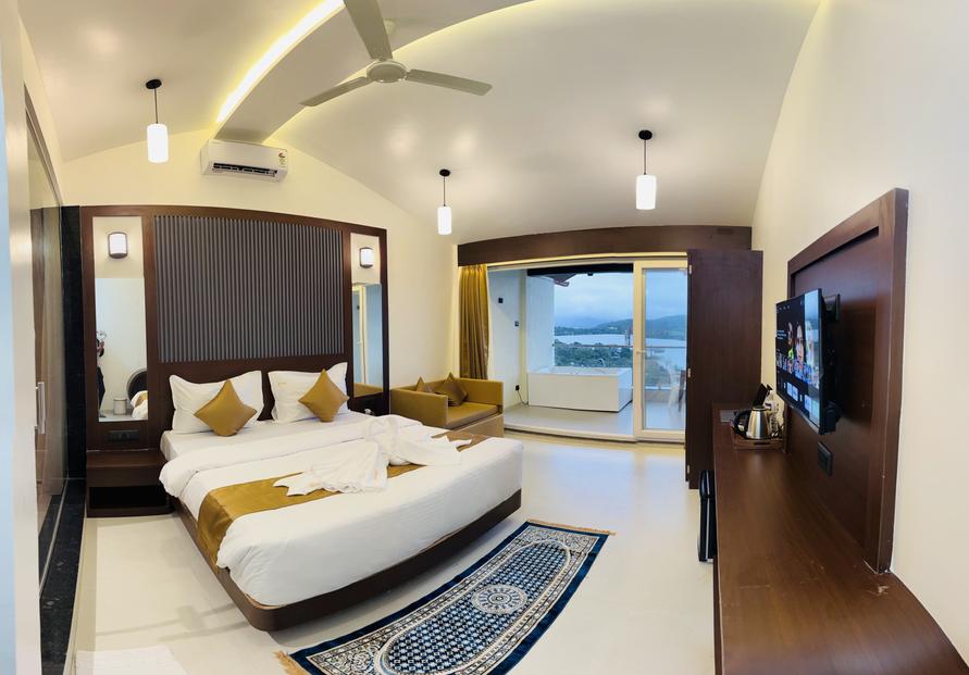 Super Deluxe Room with Jacuzzi