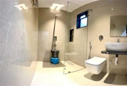 shivsagar_agro_tourism_tapola_quadrupple_lake_view_room_washroom